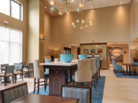 แฮมป์ตัน อินน์แอนด์สวีทส์ แทมปา ย่านบุชการ์เด้นส์ โรงแรมในแทมปา