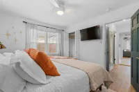 Mid-City Bungalow - 1 Mile from Bathhouse Row - Pet Friendly! 핫스프링스 호텔