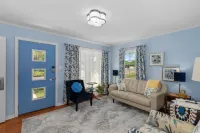New!  LaMoyne's Place - Charming 2-bedroom cottage in the B&B capitol of Texas