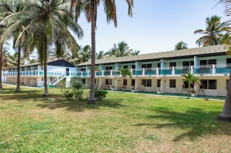Bungalow Beach Hotel