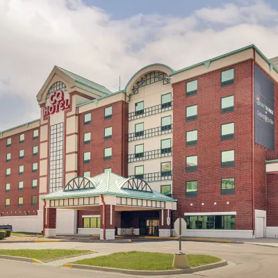 Casino Queen Hotel Hotels near Laclede's Landing