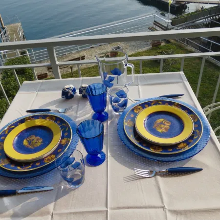 Villa Anastasye Your Lakefront Vacation Rental Отели в г. Предоре