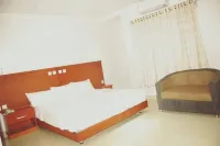Gold Crown Hotel