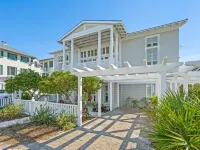 Gulf Views Steps to Seaside Town Center Bella Vita - Newly Remodeled! 4 Bedroom Home by Redawning Hotels in Seaside