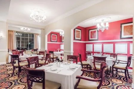 Wyndham Gettysburg Hotel & Conference Center Отели в г. Боннеовилл