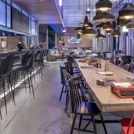 Moxy Glasgow Merchant City