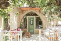 Arnaoon Village Hotels in Enfeh