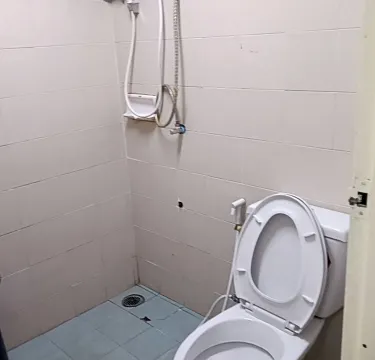 บ้านพัก 6 ห้องนอนพร้อมห้องน้ำรวม