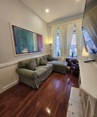 Charming newly renovated full floor Jersey City brownston with WiFi, AC
