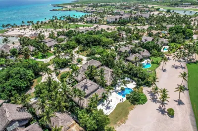 Luxury Villa with Beachfront Eden Roc Các khách sạn ở 