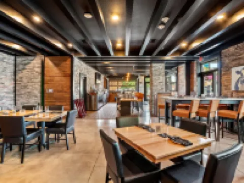 Cobblestone Hotel & Suites - de Pere Green Bay Hotels in De Pere