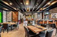 Cobblestone Hotel & Suites - de Pere Green Bay Hotels in De Pere