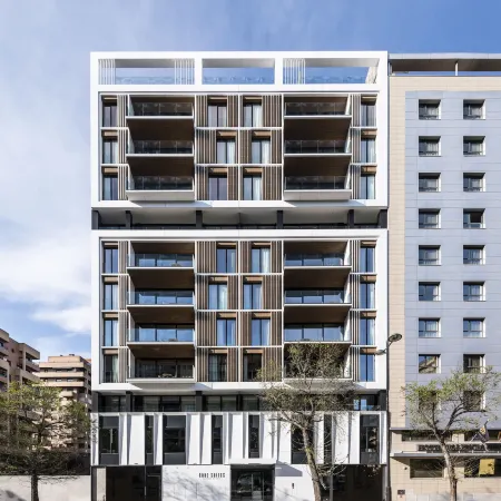 Apartamentos Core Suites Valencia Отели рядом с достопримечательностью «Font de la Plaça de l'Ajuntament»