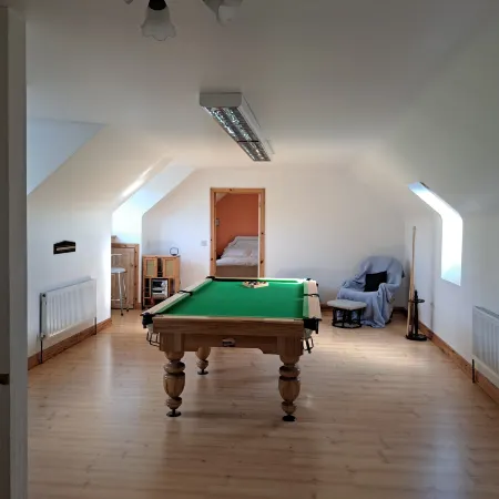 Spacious 6 Bed House 10 Minutes from Knock Airport