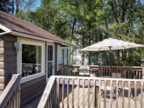 Sunnylea Resort Hotels in Severn