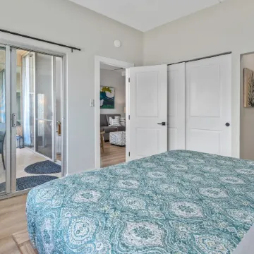 Upscale Oceanfront Penthouse Vistas