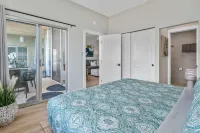 Upscale Oceanfront Penthouse Vistas