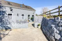 Unique Cottage the Old Stables Pembrokeshire Sleeps 8 - Welsh Tourist Board Award 5 Stars
