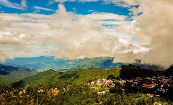 Alto de la Sierra by Rotamundos