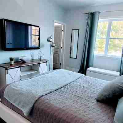 Champlain Condo 202 Rooms