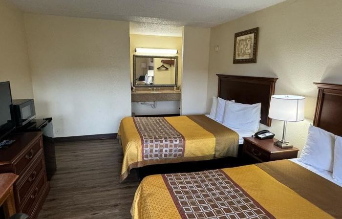 Heritage Inn