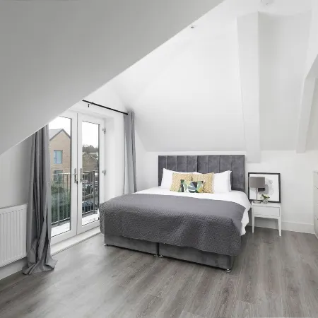 Skyvillion -Vineyard Court- Enfield 1Bed W/Balcony
