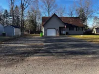 Clink’s Cabin- cozy home situated in beautiful picturesque Indian River Michigan