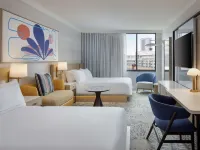 The Highland Dallas, Curio Collection by Hilton Отели рядом с достопримечательностью «Вокзал Мокингбёрд»