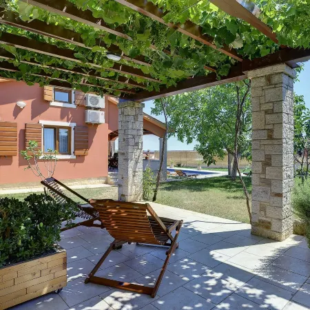 Villa in Peroj with Pool