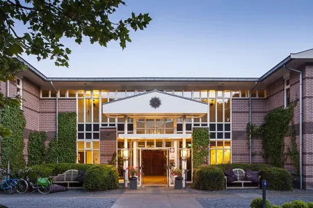 Restaurant Hotel Merlet Отели в г. Warmenhuizen