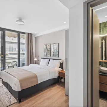 Limehome Piraeus Olive