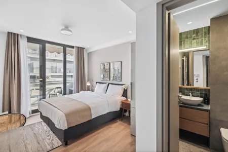 Limehome Piraeus Olive Отели рядом с достопримечательностью «Microlimano»