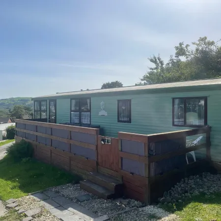 2 Bed Caravan - Sleeps 6 - Pets - Pool - Parking