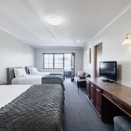 Adelaide Inn