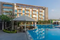 Skyline Resort & Convention Centre - piscina