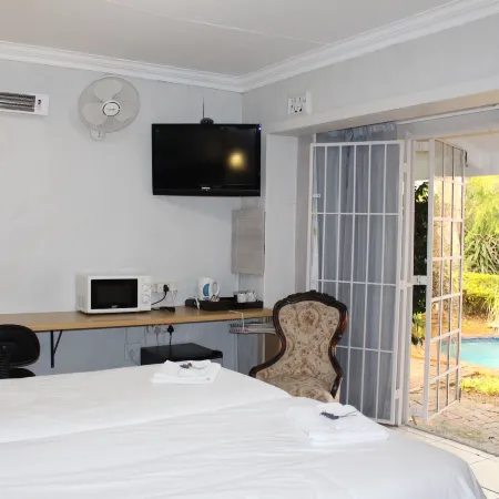 3 Liebeloft Guest House