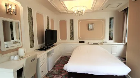 Royal Hotel Shinokubo Отели рядом с достопримечательностью «Dogenzaka»