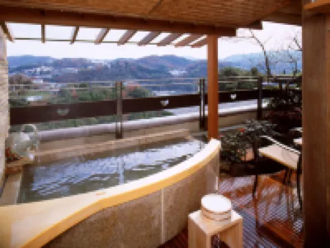 青山やまと 伊東のホテル