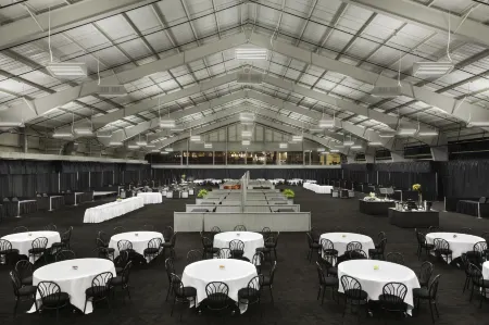 White Oaks Conference & Resort Spa Отели рядом с достопримечательностью «Сентенниал Лилак Гарден»