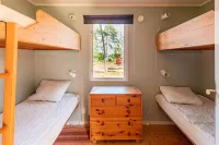 Lickershamns Semesterby Hotels in Lärbro
