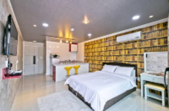 休巢穴旅館 鄰近清平站的酒店