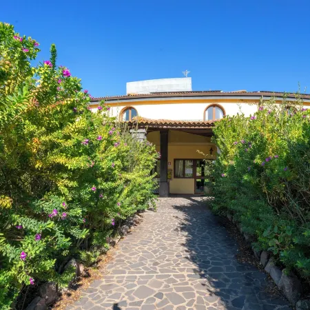 Hotel Medar with pool in Arborea