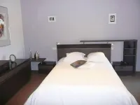 Hotel le Saint Aubin Hotels in Saulges