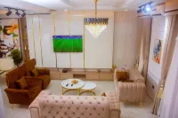 Lekki Aprt/pool/gym/sleeps 6/ Freep/tv/wifi