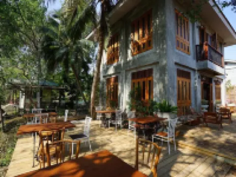 ルアンサネーハー アムパワー アムパワーのホテル