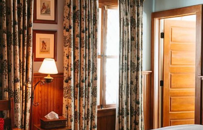 Deer Mountain Inn