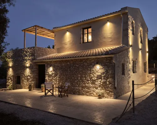 Dounias Village Home - Traditional Architecture & Modern Luxury, by ZanteWize Hotels in Elation