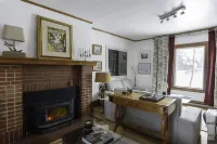 Maison Sherman's House Hotels in La Patrie