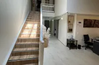 Hotel 12 Nights