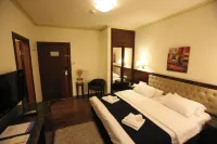 Shepherd Plaza Hotel